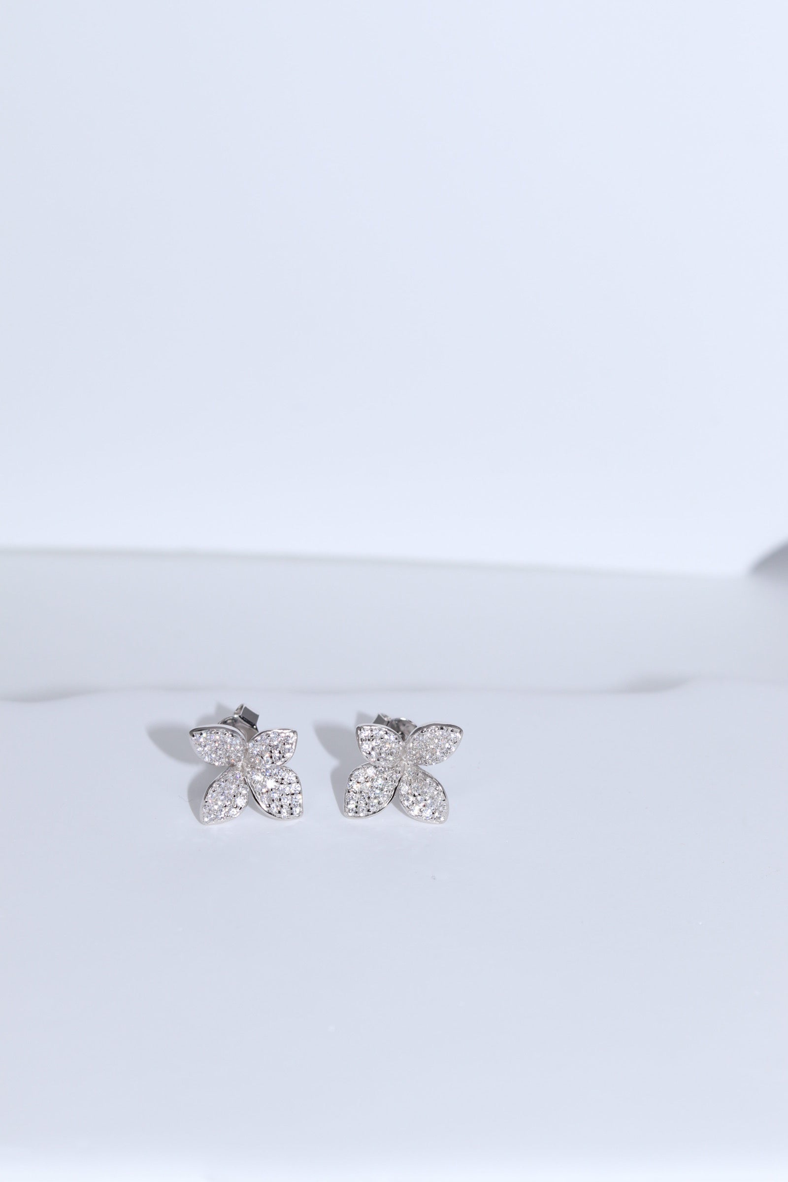 Flower elegant earring