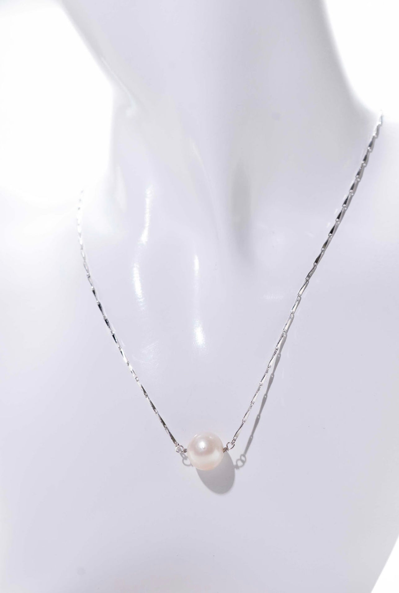 Perla silver necklace