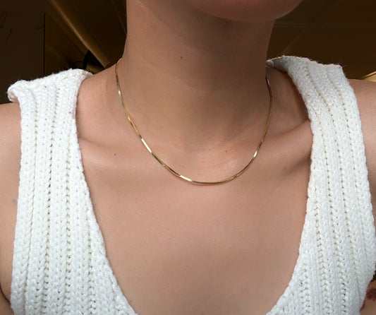 Delicada gold necklace