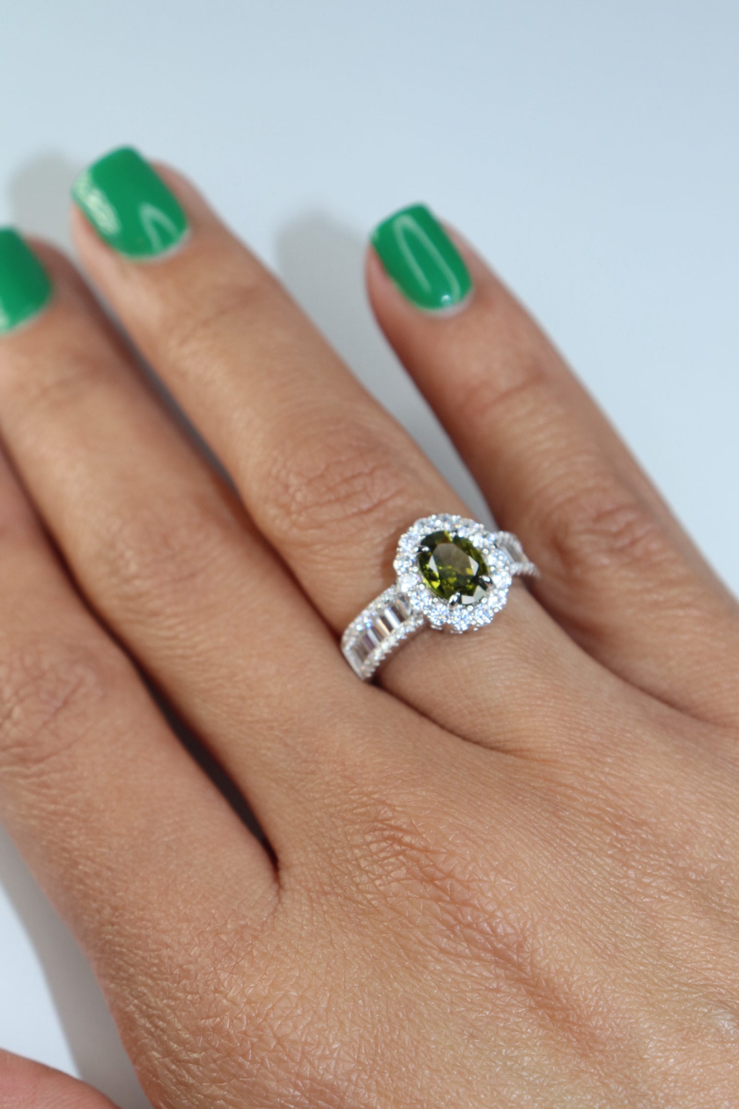 Anillo elegante plateado