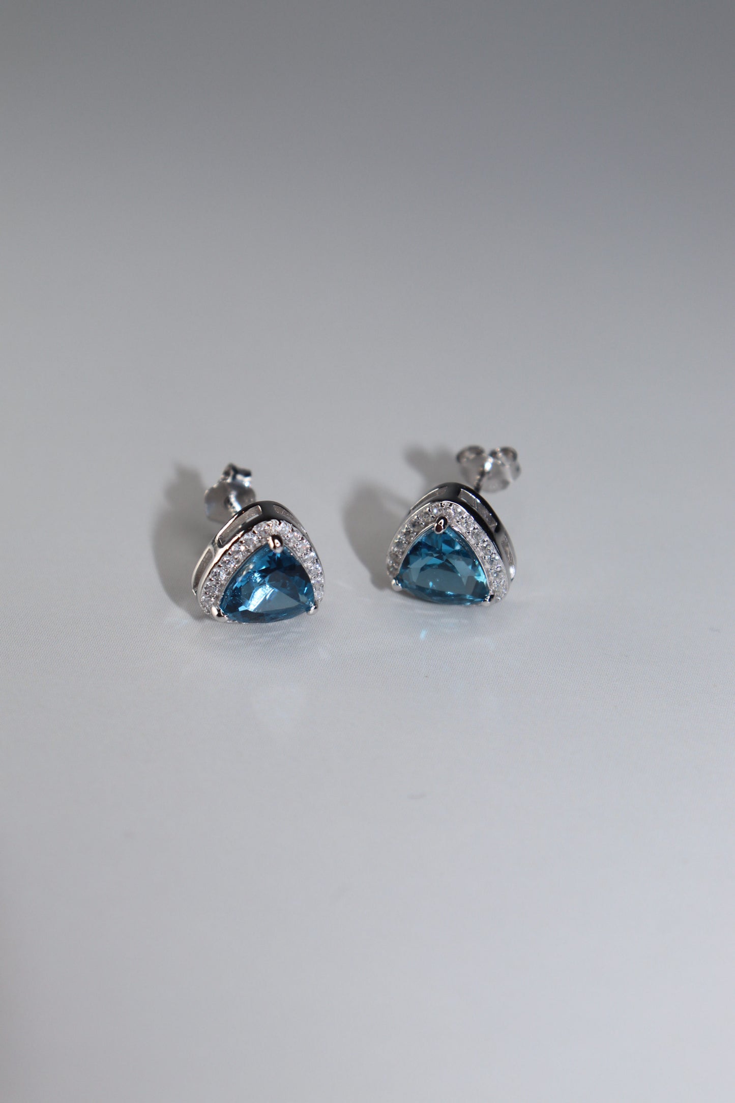 Arete silver y azul