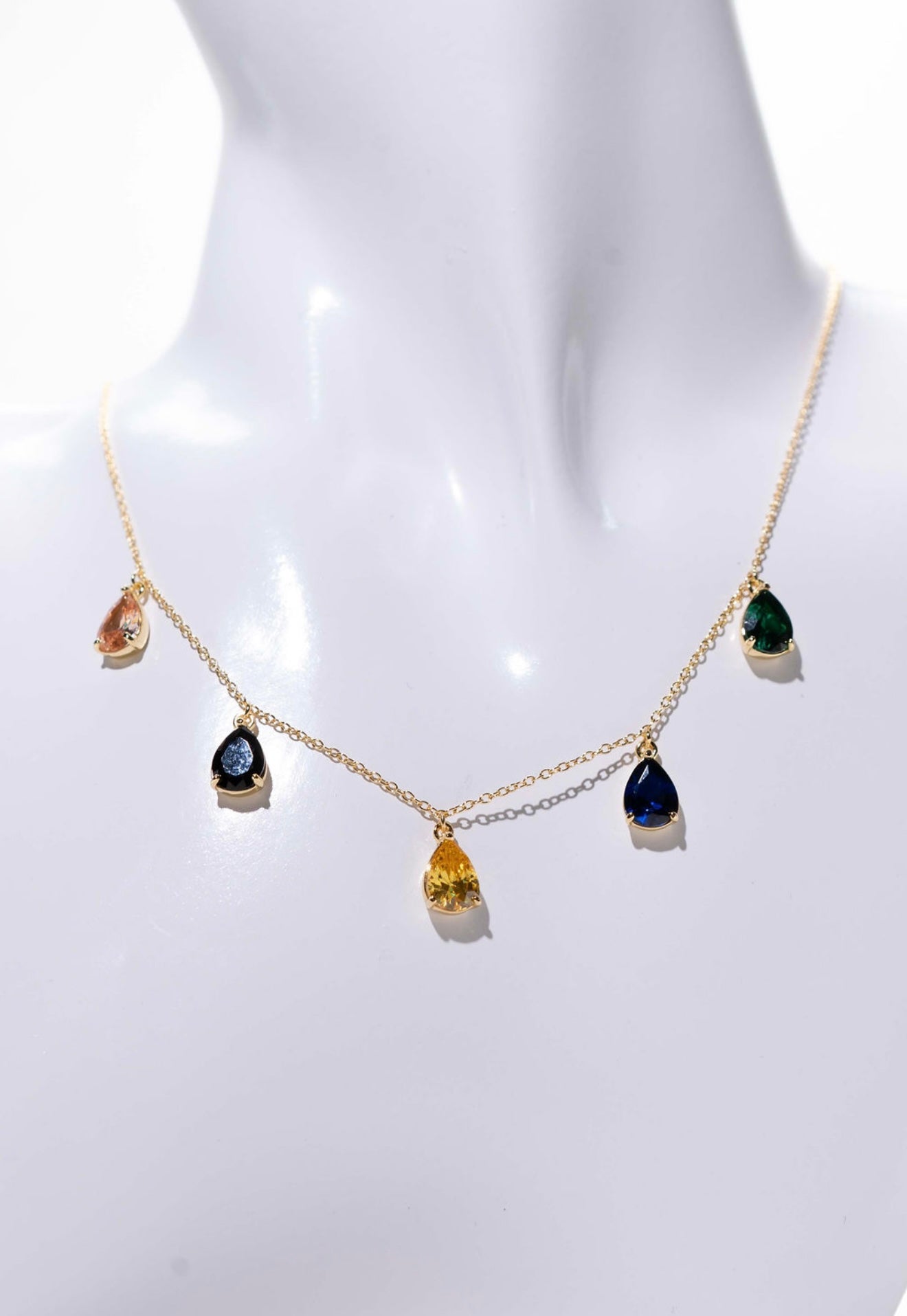 Elegant maoly necklace