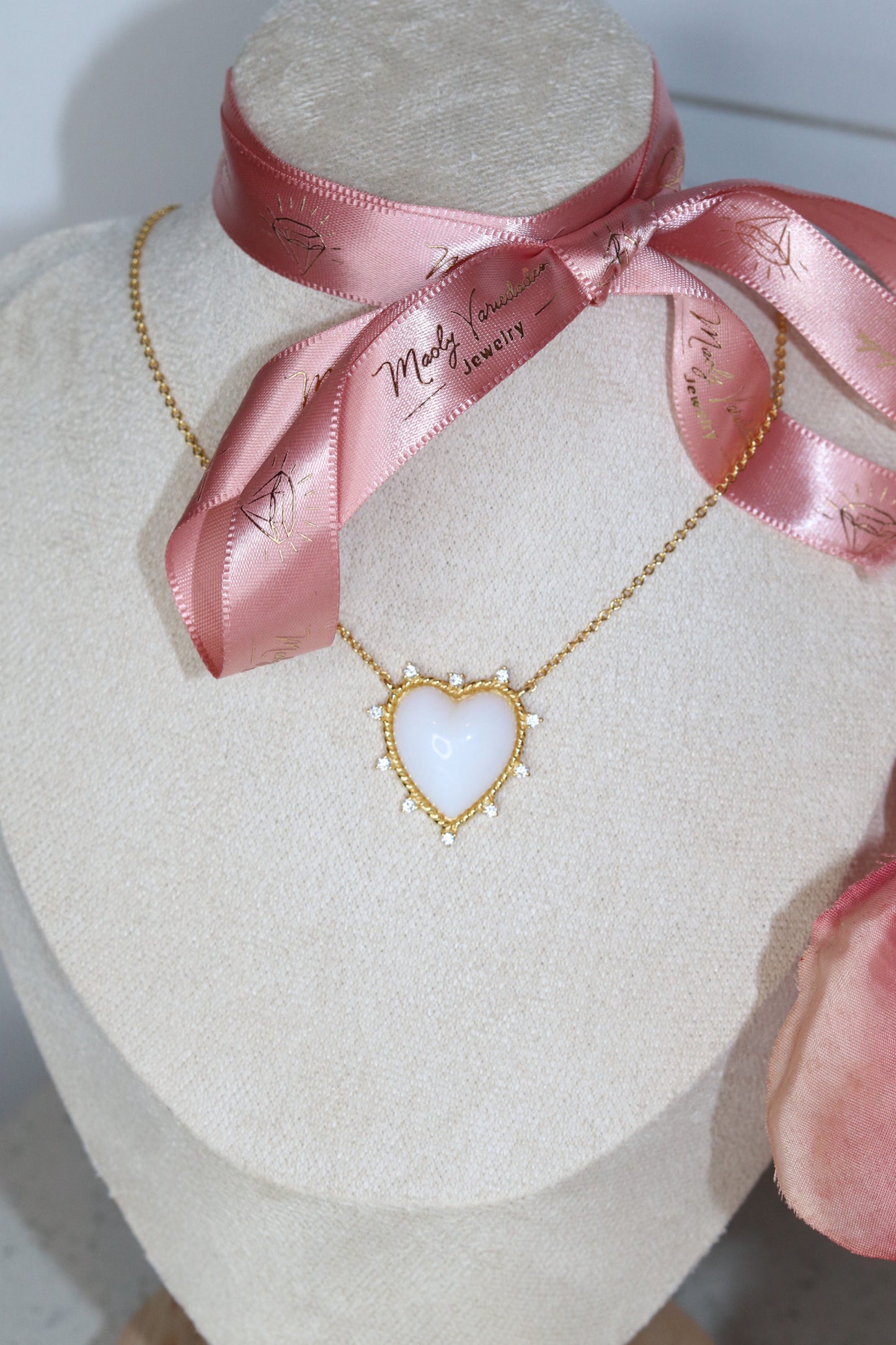 Necklace de corazón blanco