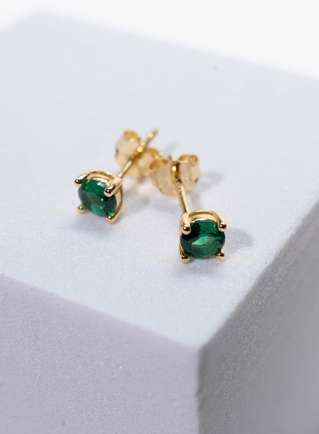 Arete stud verde