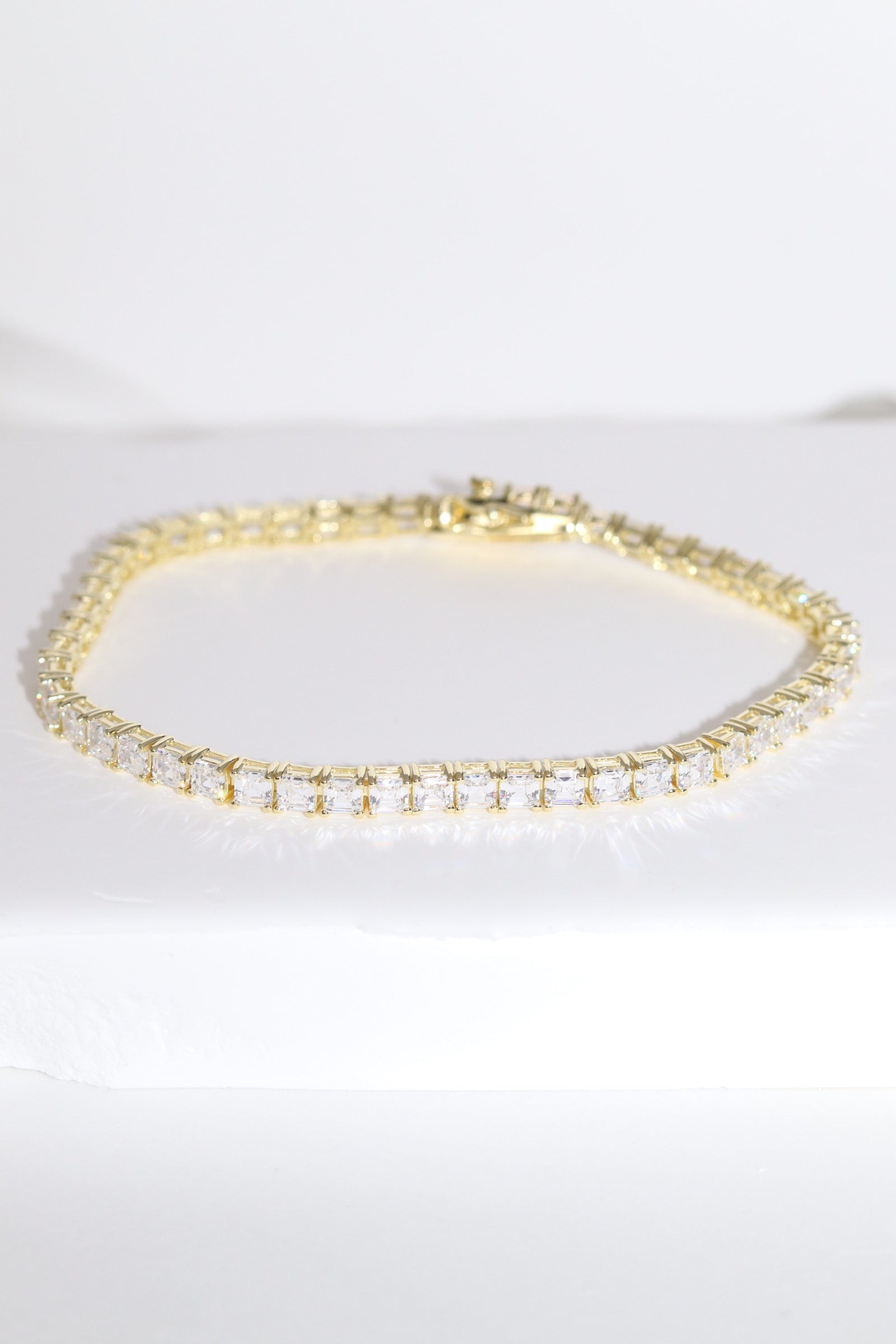 Tenni gold bracelet