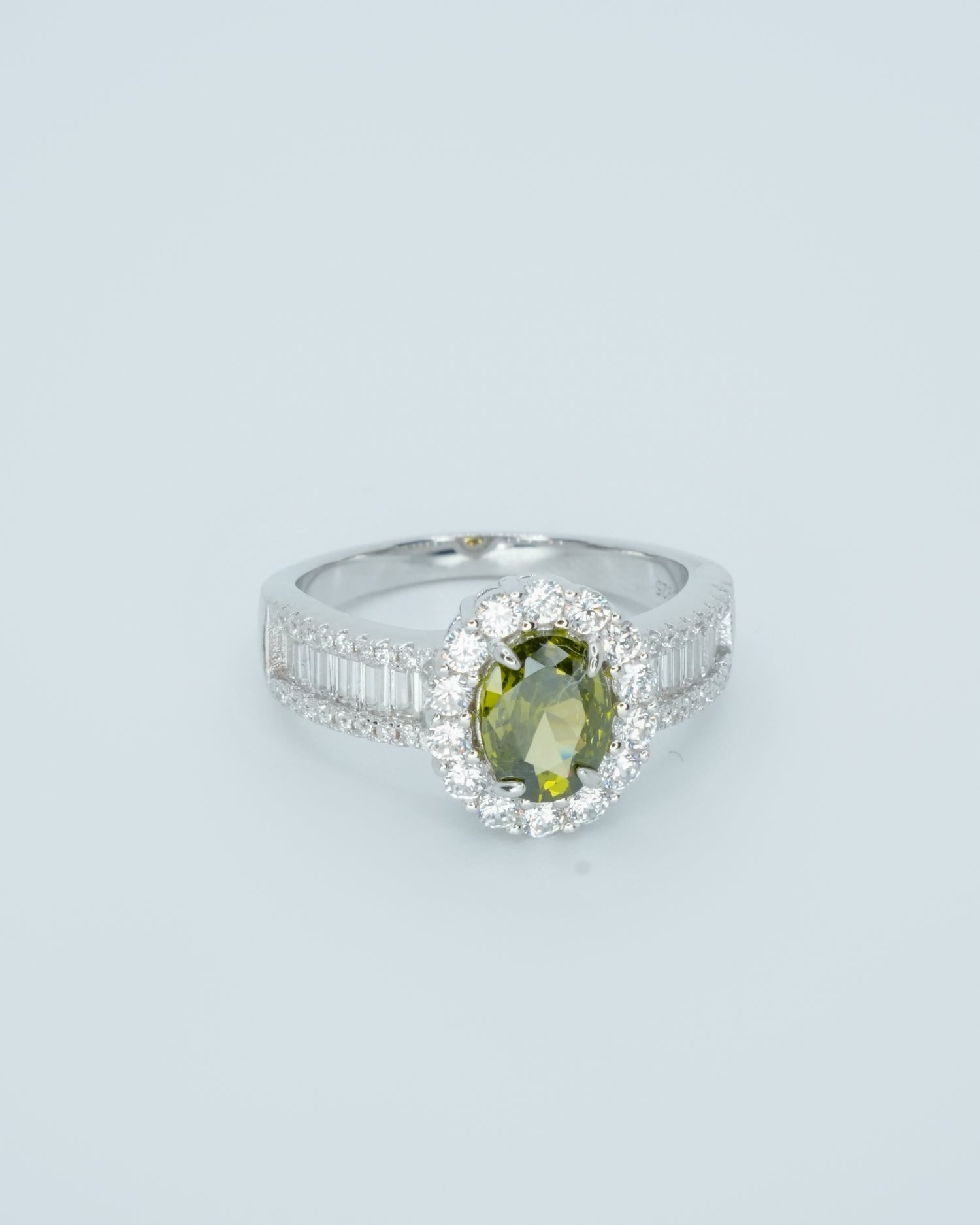 Anillo elegante plateado