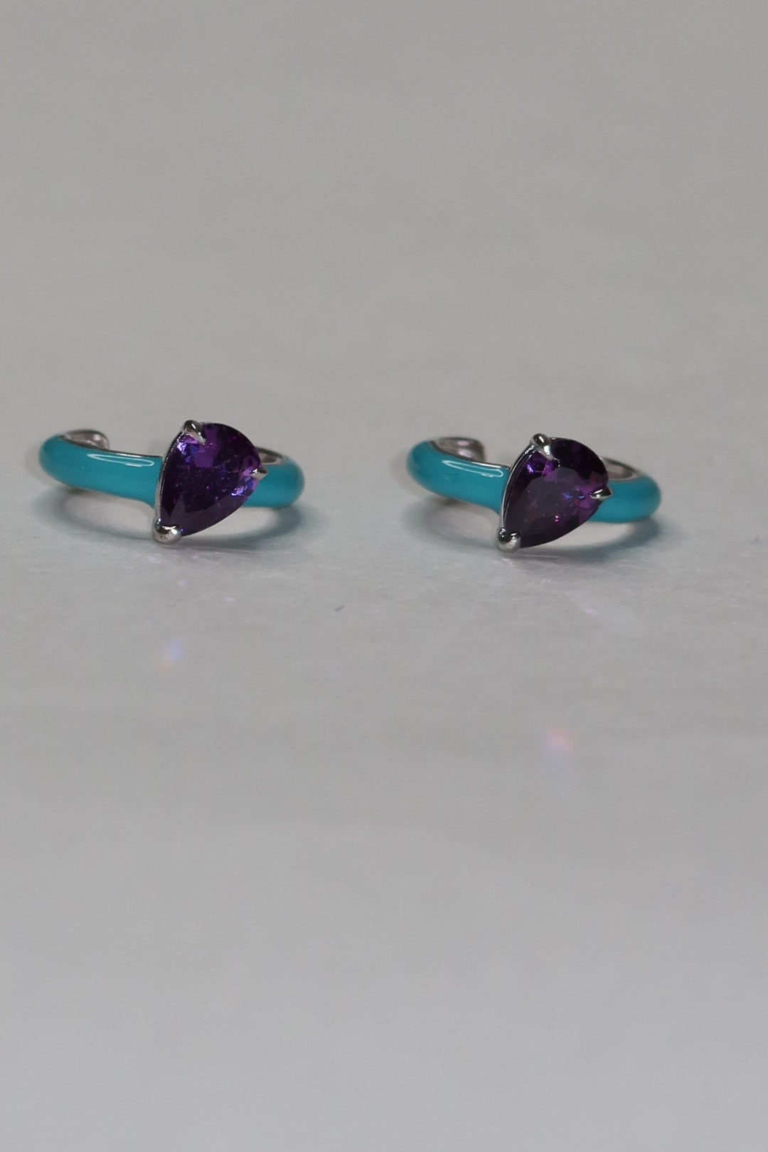 Ear cuff azul cielo