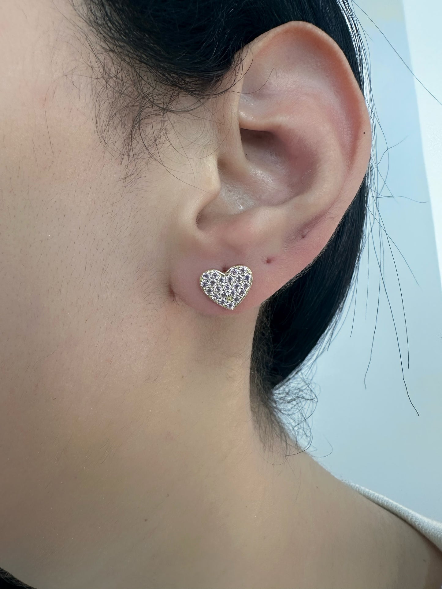 Arete de corazón rosa claro