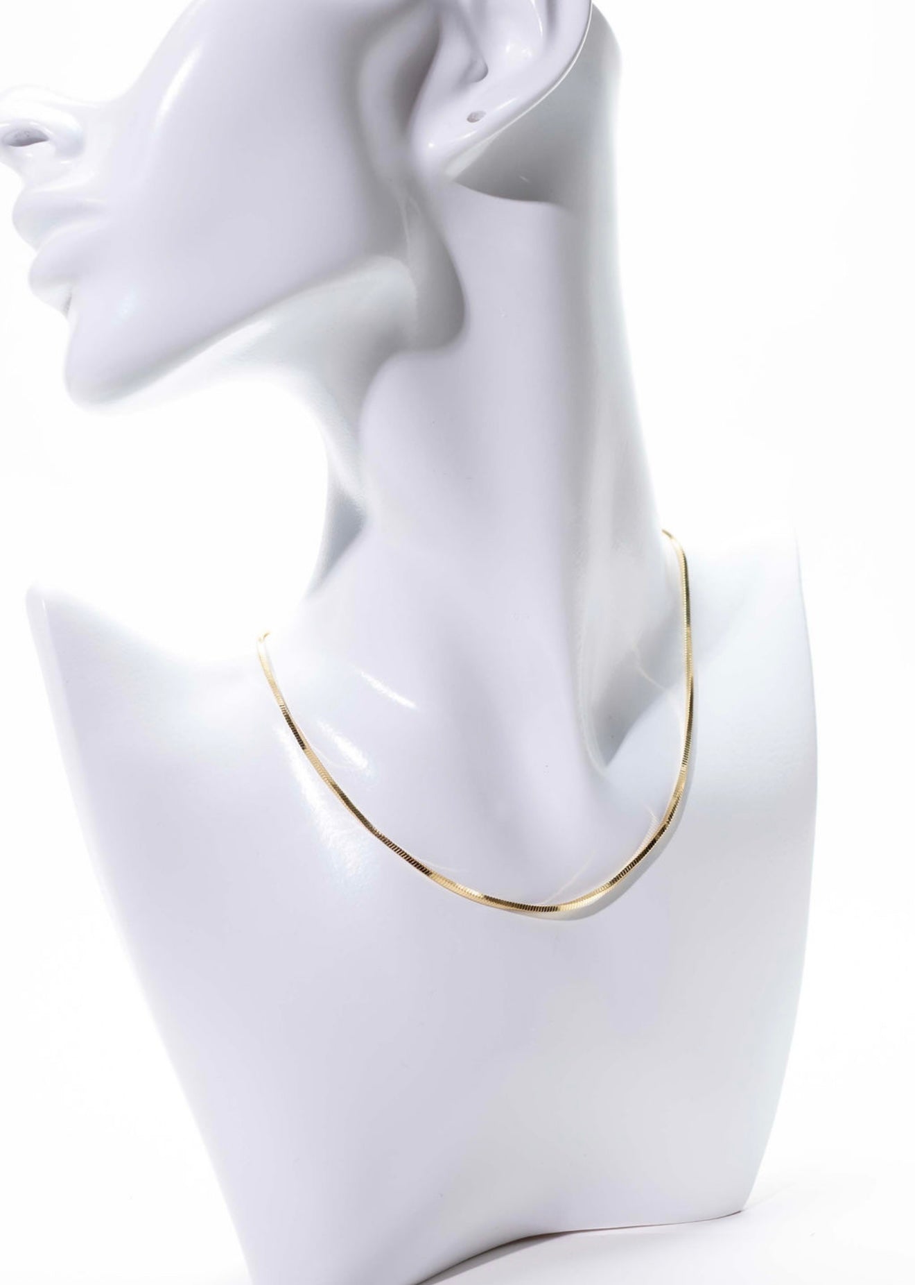Delicada gold necklace