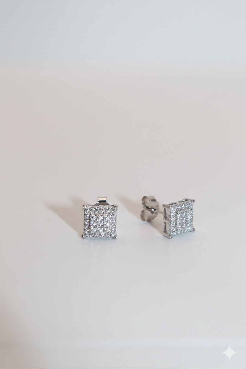 Elegant silver earring men