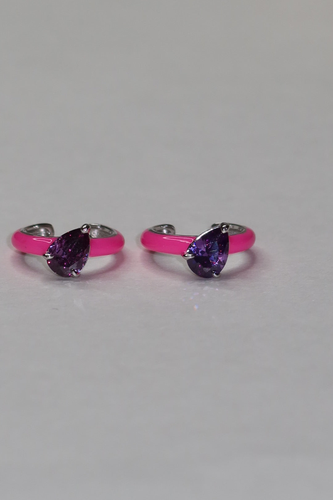 Ear cuff pink