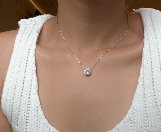 Clear exclusive silver necklace