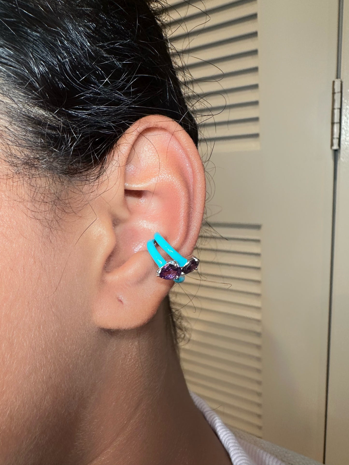 Ear cuff azul cielo