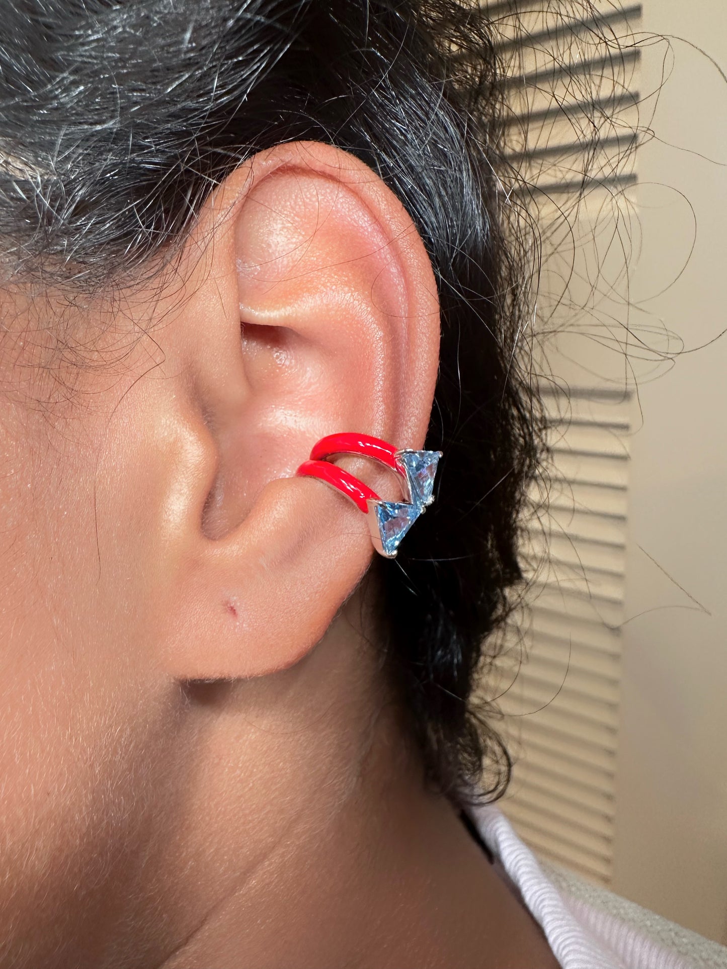 Ear cuff rojo y azul