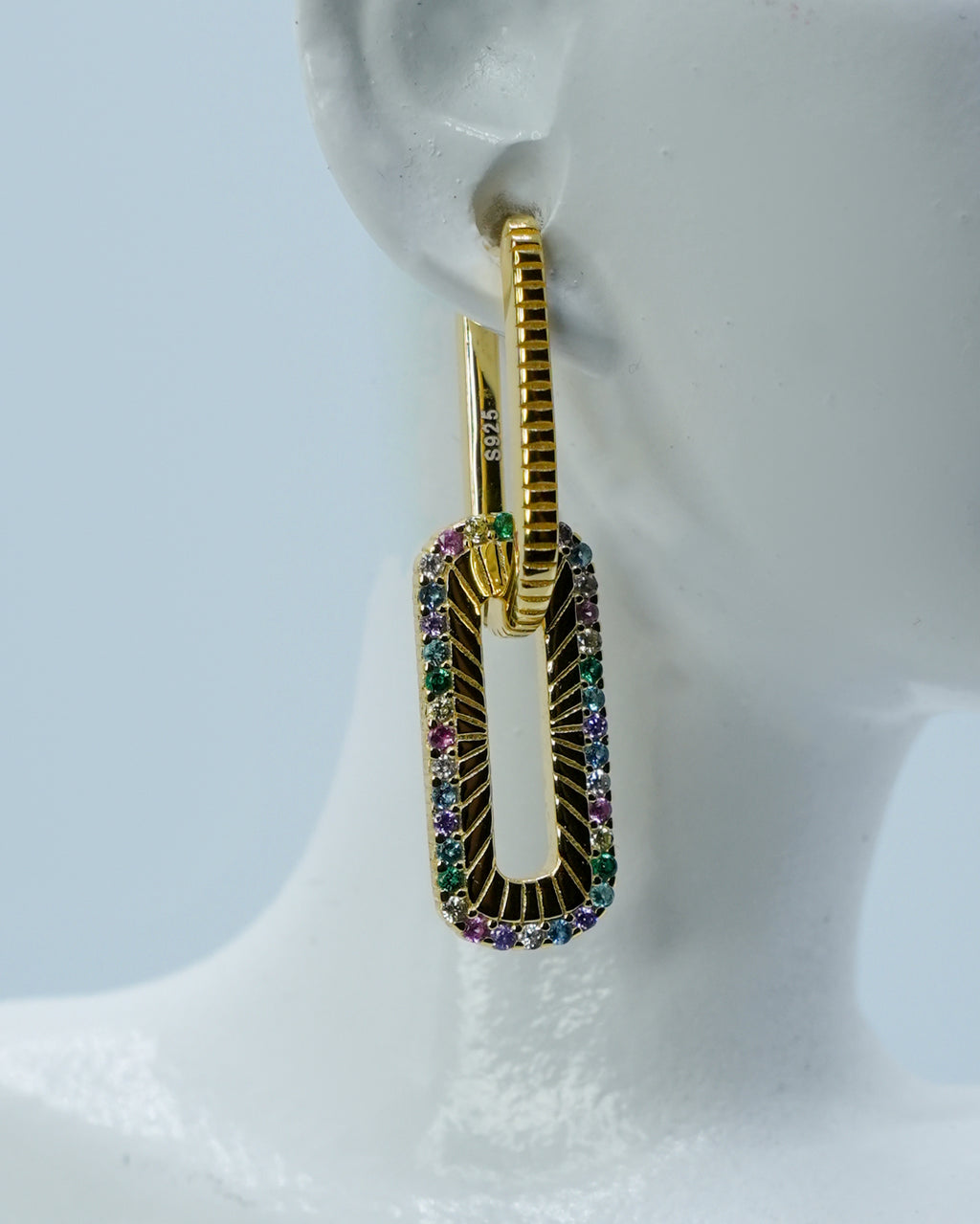Elegantes aros multicolores