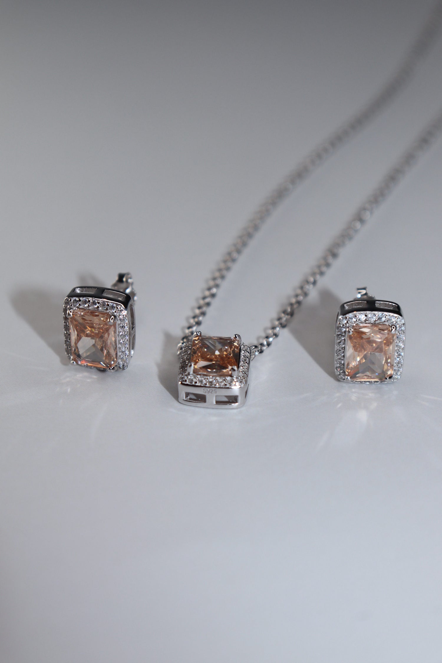 Set elegant silver